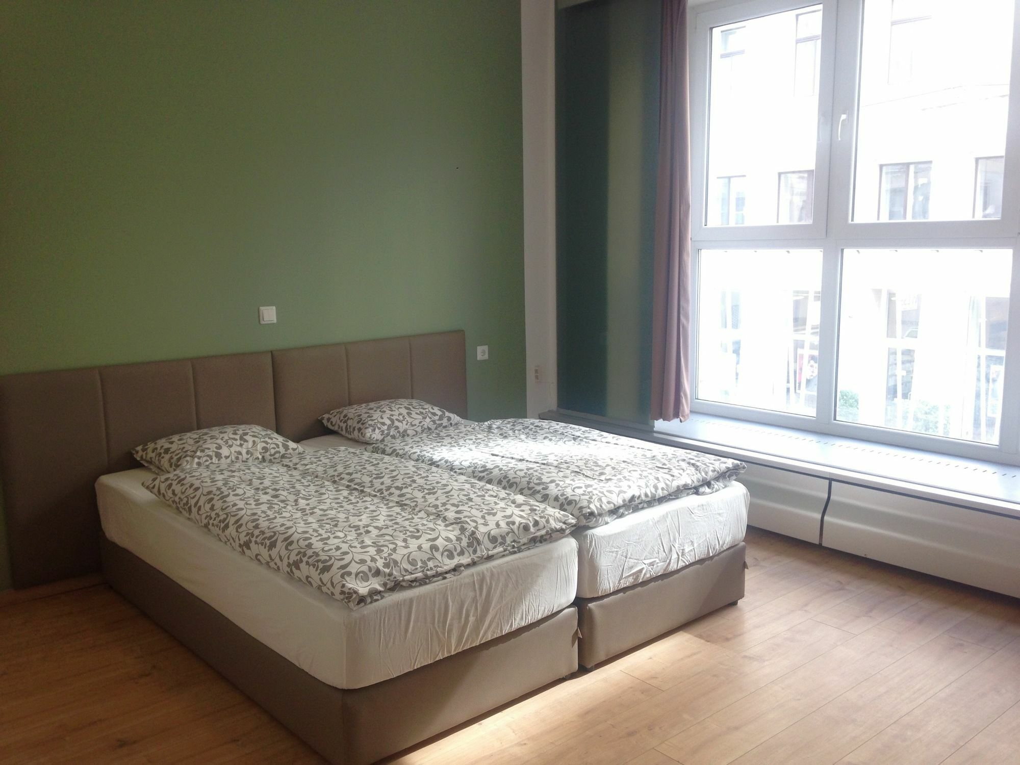 Dan In'N Out Hotel Viena Exterior foto